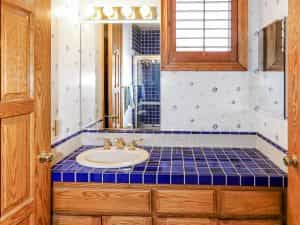 Jill & Jack Bathroom2