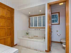 Master Bathroom2