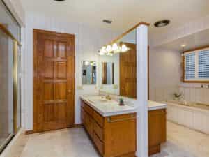 Master Bathroom4