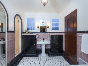 Junior Master Suite-Ensuite Bathroom