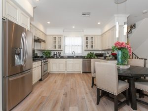 Kitchen & Dining Area