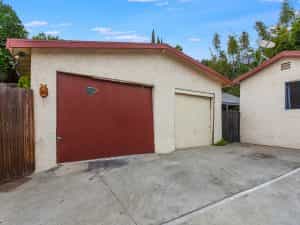 Triplex Exterior-Garage