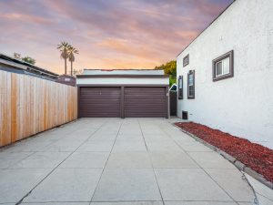Detached Garage