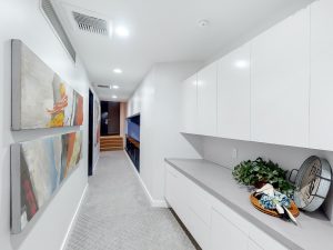 Hallway Linen – Upstairs