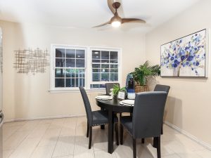 Kitchen Breakfast Eat-in Area