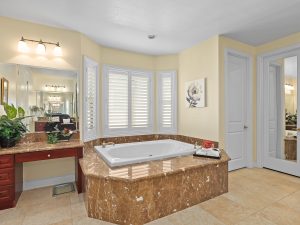 Master Bedroom Ensuite Bathroom1