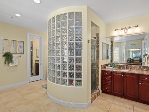 Master Bedroom Ensuite Bathroom2