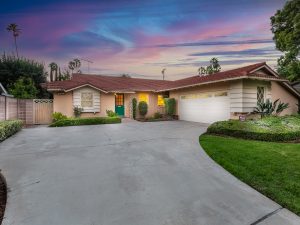 Front Exterior Twilight3