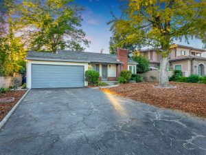 FRONT VIEW DAYLIGHT VIEW