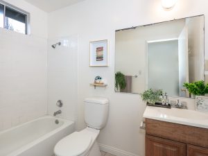 SECOND FULL BATHROOM