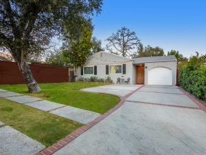 Front Exterior Daylight View