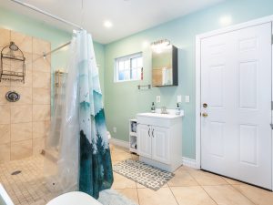 Guest House-Bathroom