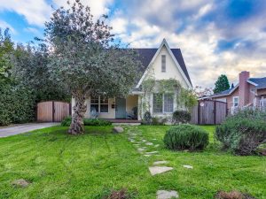 Front Exterior Daylight1