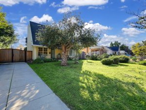 Front Exterior Daylight1